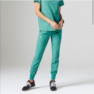 SOLD ON MERC FIGS marine scrub set S/S